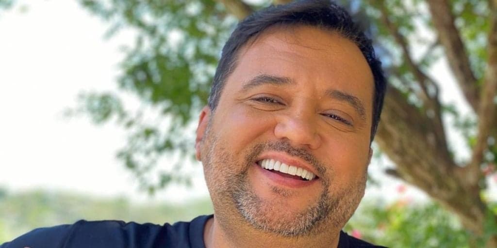 “Interesse”, Geraldo Luís tem vídeo ‘invadido’ por funcionária, que manda indireta com pedido: “Posso?”