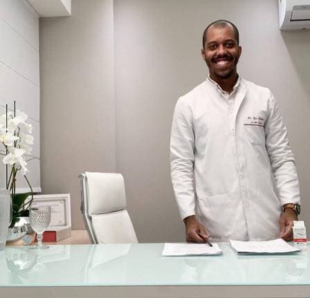Igor Palhano é dentista (Foto: Reprodução) Igor Palhano é dentista (Foto: Reprodução)