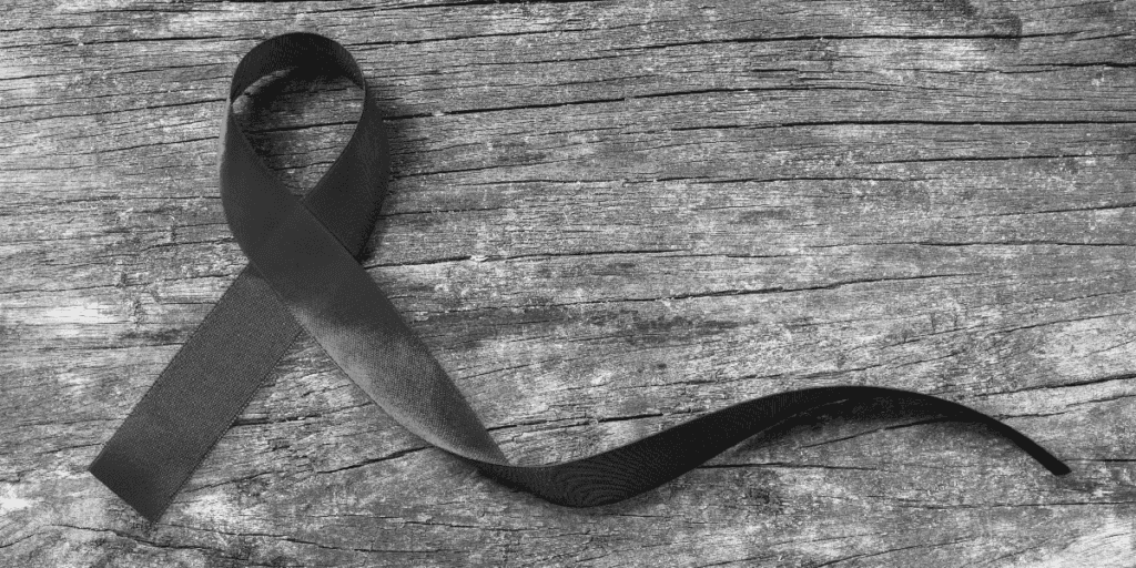 Famoso ator é confirmado entre os mortos em tragédia de festa de Halloween e assessoria lamenta: "Dor"