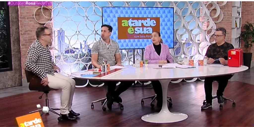 Sonia Abrão e elenco do A Tarde é Sua se envolvem em vídeo de demissão de Felipeh Campos e lamentam saída