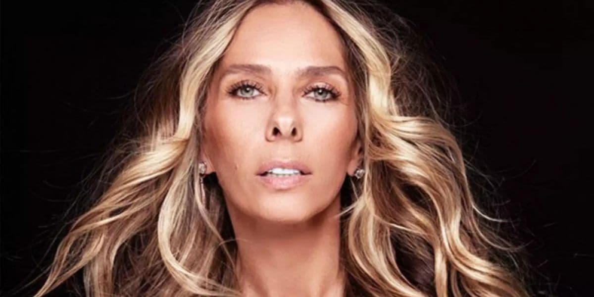 http://tvfoco.uai.com.br/wp-content/uploads/2015/05/Daniela-Mercury.jpg
