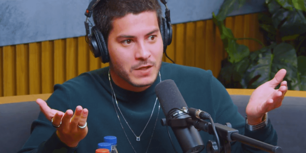 Arthur Aguiar reavalia vitória no BBB22 e admite: "Nem me acho queridinho"