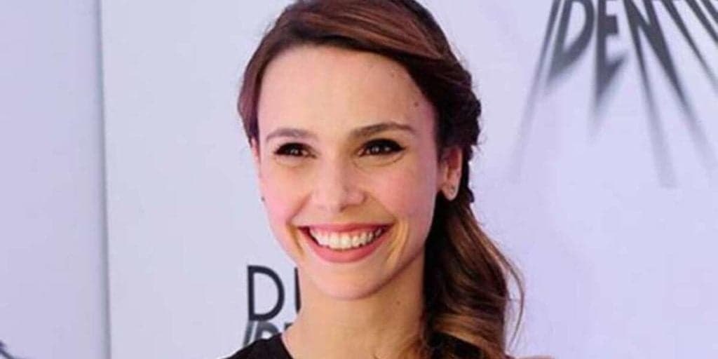 Débora Falabella é flagrada em rara aparição com amor da sua vida e deixa público surpreso