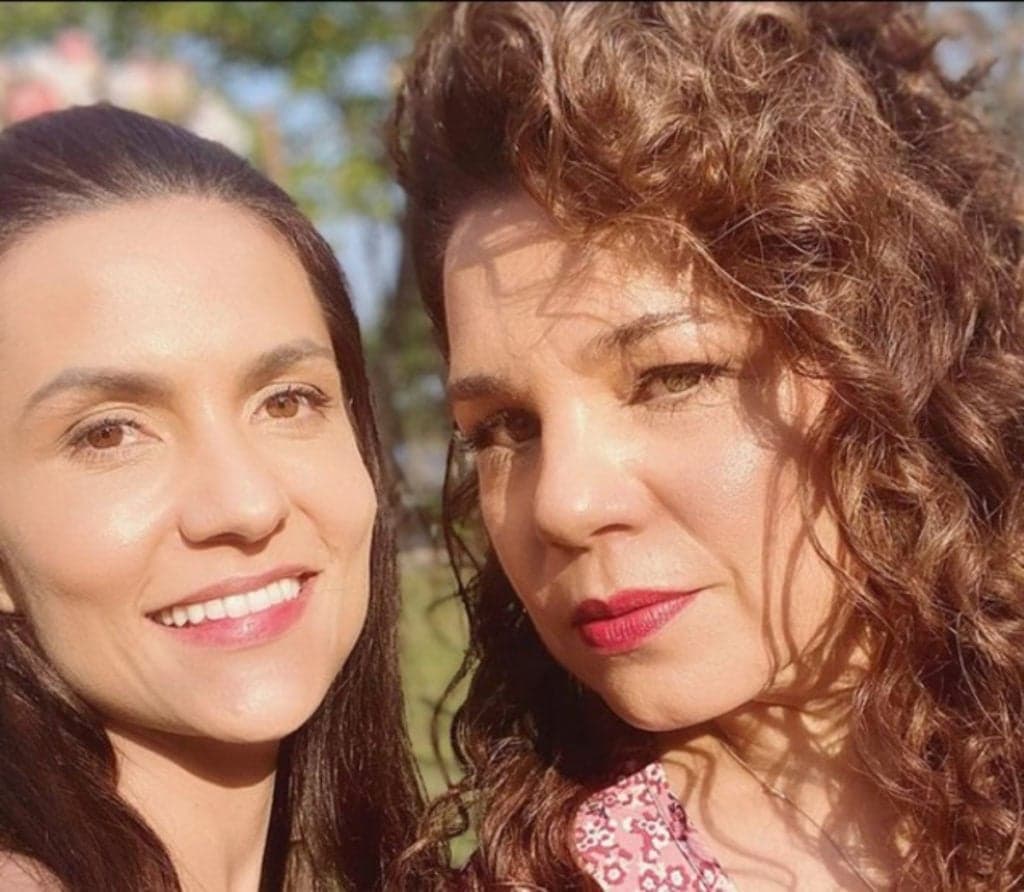 Paula Barbosa, a Zefa de Pantanal, não esconde sentimento que sente por Isabel Teixeira e se declara: "Desde sempre"