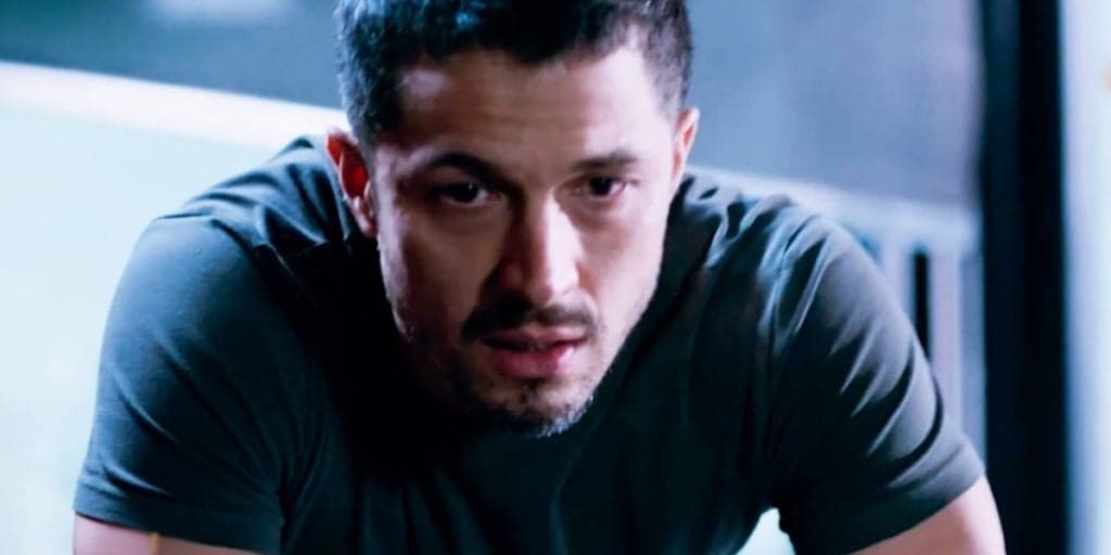 Cristiano planeja fuga com Angel, mas toma facada em Verdades Secretas 2 e detona: "Assassina"