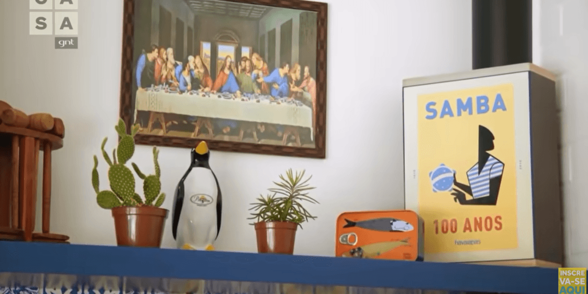 Decoração vintage com elementos que remetem a sua verdadeira paixão; O samba (Foto Reprodução/Youtube) Decoração vintage com elementos que remetem a sua verdadeira paixão; O samba (Foto Reprodução/Youtube)