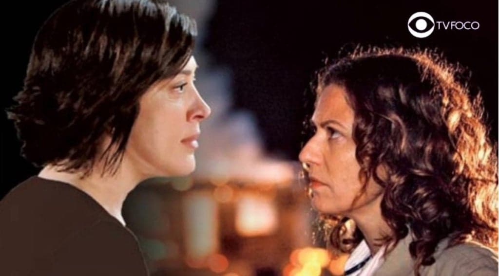 A Favorita - Donatela morre no final? Em momento de desespero, Flora dá tiro fatal na rival