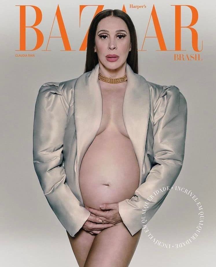 Claudia Raia, grávida aos 55 anos, faz ensaio e mostra barrigão Claudia Raia, grávida aos 55 anos, faz ensaio e mostra barrigão