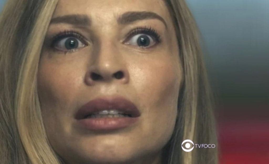 Travessia - Em estado de choque, Grazi Massafera teve tremedeira após cena violenta da novela