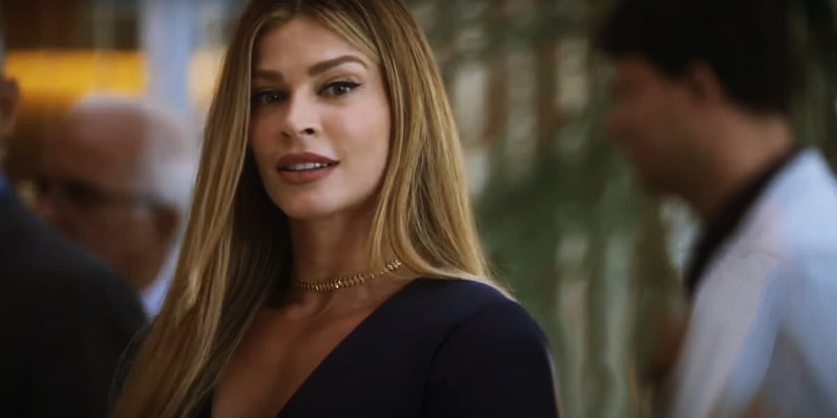 Debora (Grazi Massafera) de Travessia 