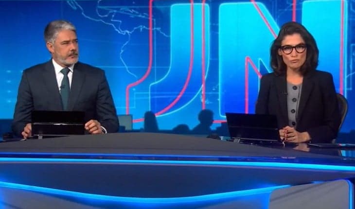 William Bonner e Renata no Jornal Nacional (Foto: Reprodução)