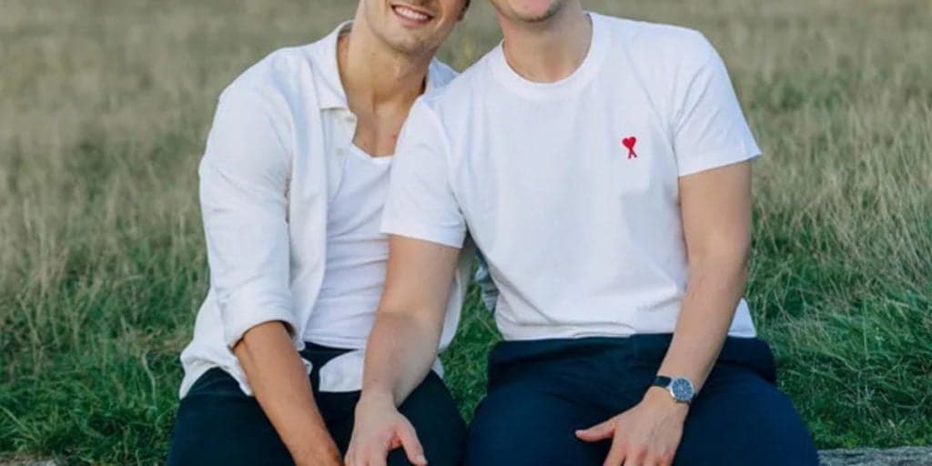 Jogador resolve sair do armário aos 28 anos, se assume gay e surge com o namorado: "Hoje posso dizer"