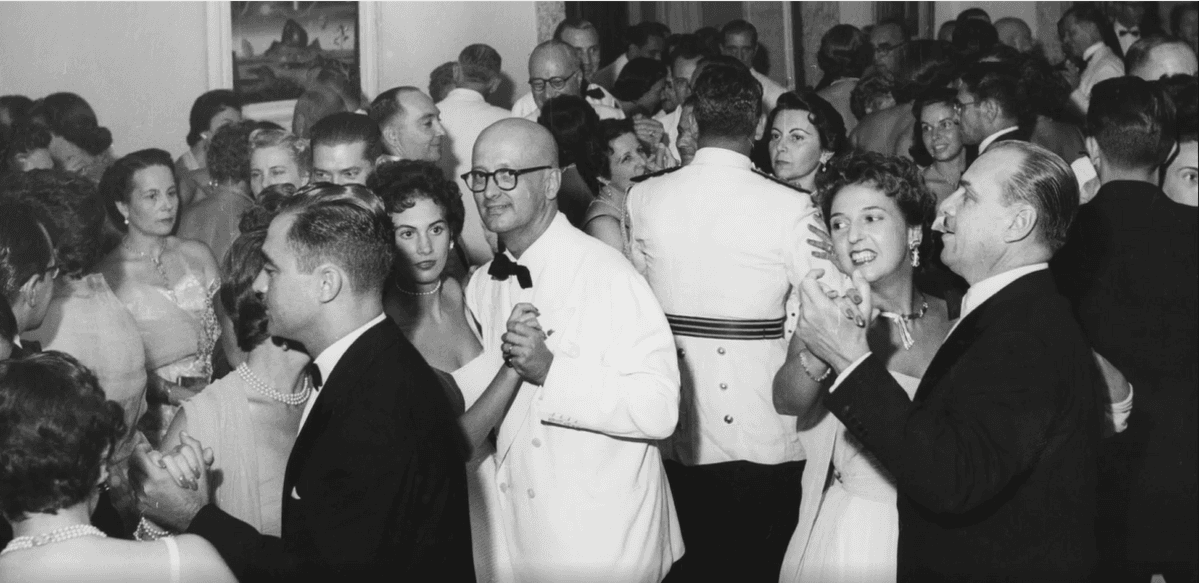 Jantares importantes e eventos com figuras ilustres marcaram a história do lugar (Foto Reprodução/Internet/ Acervo) Jantares importantes e eventos com figuras ilustres marcaram a história do lugar (Foto Reprodução/Internet/ Acervo)