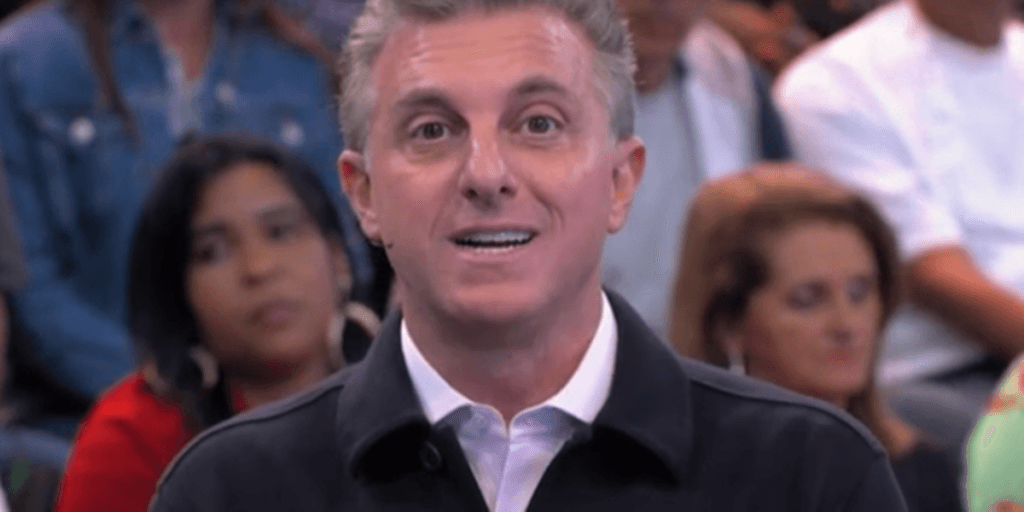 Luciano Huck para o "Domingão", fala sobre 2° turno das eleições e faz pedido direto ao público: "Não deixe"