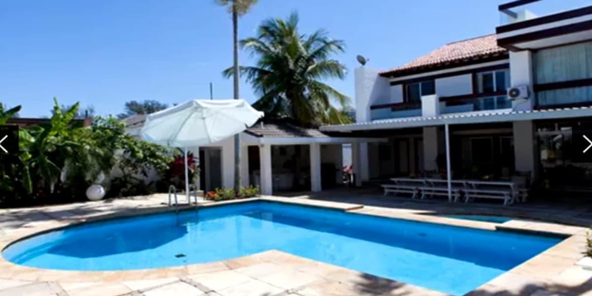 Piscina da casa do humorista (Reprodução: Youtube)