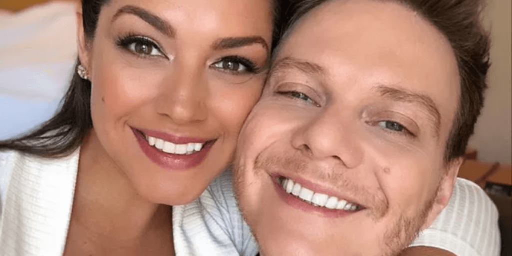 Michel Teló olha no fundo dos olhos de Thaís Fersoza e manda recado impactante a esposa: "Anos de casados"