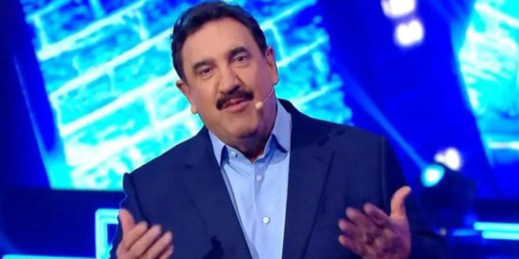 Ratinho reúne equipe do seu programa no SBT, faz agradecimento e confirma: "Ontem fizemos o último"