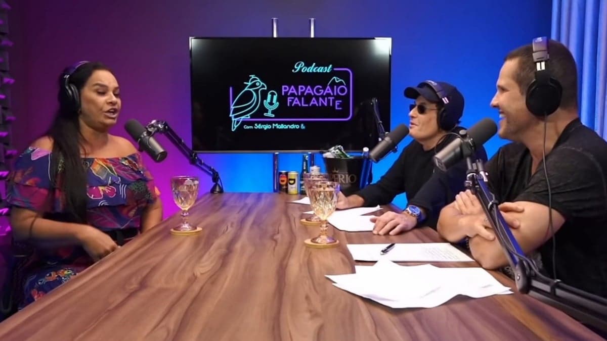 A atriz foi convidada do Papagaio Falante, ao lado de Sérgio Mallandro e Renato Rabello A atriz foi convidada do Papagaio Falante, ao lado de Sérgio Mallandro e Renato Rabello