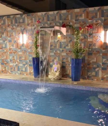 Piscina da mansão - Foto Reprodução Instagram
