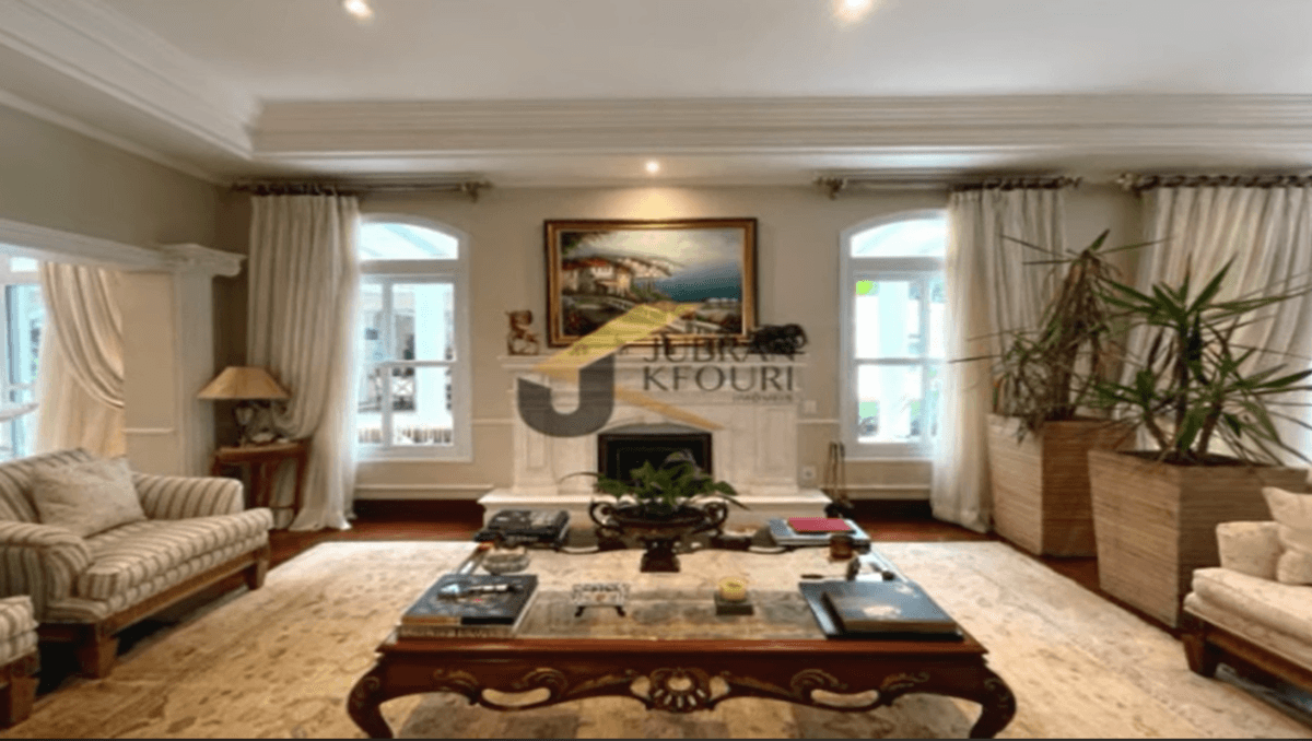 Sala de estar, da mansão de Chitãozinho, com direito até a lareira (Foto Reprodução/Site imobiliário Jubran Kfouri) Sala de estar, da mansão de Chitãozinho, com direito até a lareira (Foto Reprodução/Site imobiliário Jubran Kfouri)