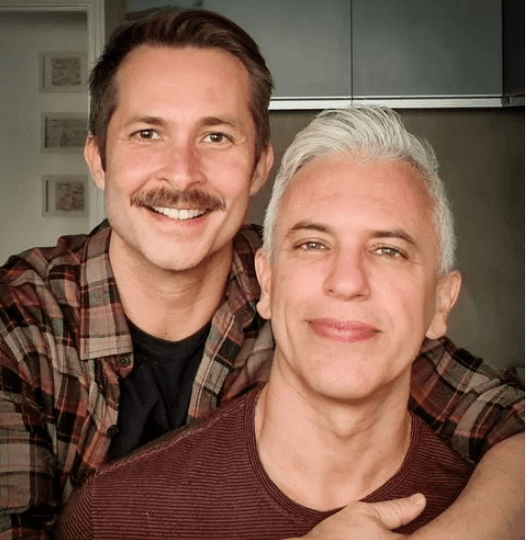 Estrela de Carrossel, o ator Guilherme Wabner, do SBT, assumiu relacionamento gay e fez declaração de amor em público - Foto Reprodução, 