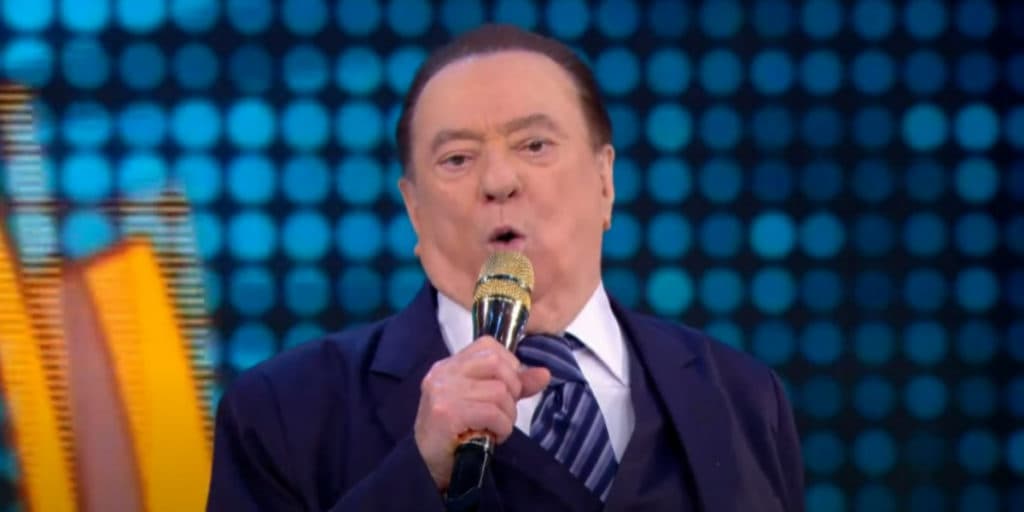 Raul Gil, aos 84 anos, para programa no SBT e manda recado a cantora com câncer: "Quero falar mais uma vez"