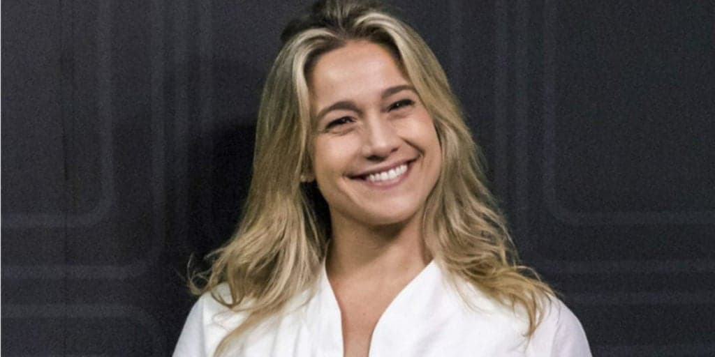Fernanda Gentil completa um ano fora do ar e jornalista entrega ultimato que loira deu na Globo: "Desprezo"