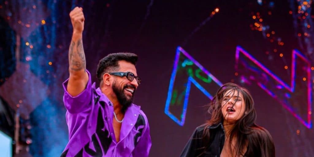 Palco e trio elétrico: Dennis faz público tirar o pé do chão no Caldas Country Festival e convida Ana Castela e Gustavo Mioto para o palco