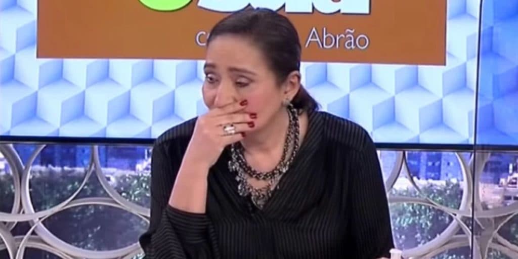 Após fim do casamento repentino, Sonia Abrão vai a público e lamenta separação: "Um choque"