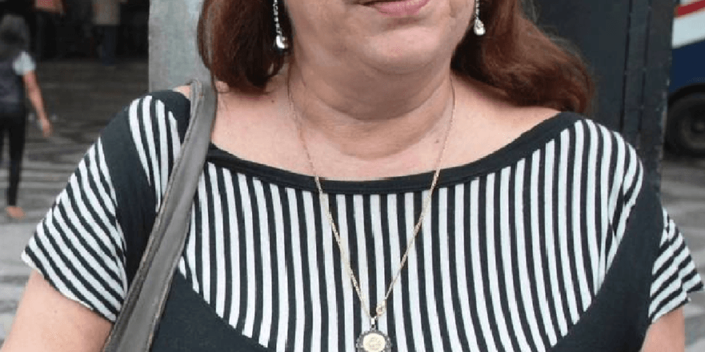 Atriz da Globo que foi acusada de roubo, virou sem-teto e morreu de desgosto logo após a morte da mãe