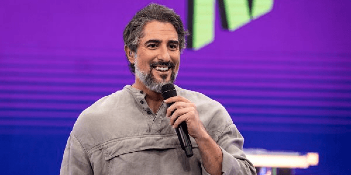 Marcos Mion traz alegria para as casas brasileiras aos sábados, na Globo (Reprodução: Globo)