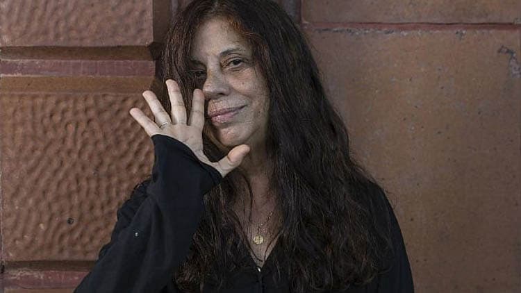 Atriz famosa foi demitida da Globo, se entregou ao vício e escancarou como leva sua vida  - Foto Reprodução