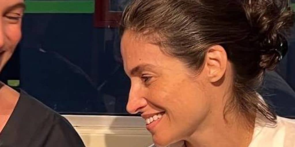 Irmã gêmea de Renata Vasconcellos é tão idêntica à ela, que você não vai saber quem é quem em fotos