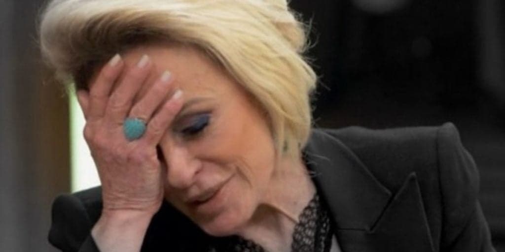 Ana Maria fica trancada pra fora de estúdio, acaba vendida em vídeo e bastidores nunca revelado são expostos