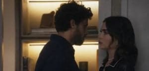 Chiara (Jade Picon) e Ari (Chay Suede) discutem em Travessia (Foto: Reprodução / Globo) Chiara (Jade Picon) e Ari (Chay Suede) discutem em Travessia (Foto: Reprodução / Globo)