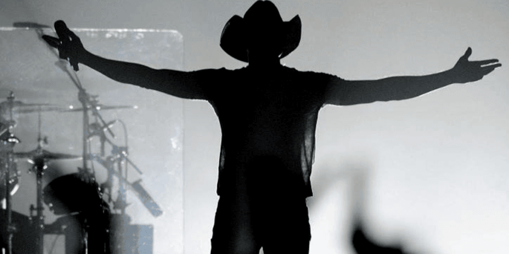 Famoso cantor sertanejo perde tudo e implora por emprego na televisão: "Para colocar comida em casa"