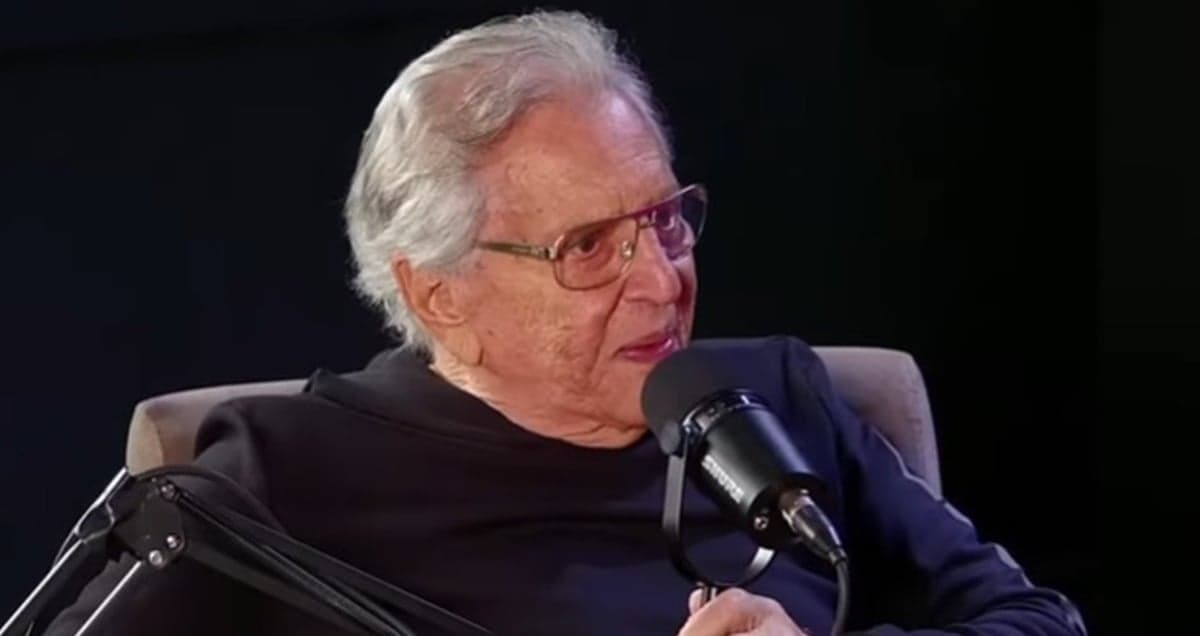 Carlos Alberto de Nóbrega em seu podcast