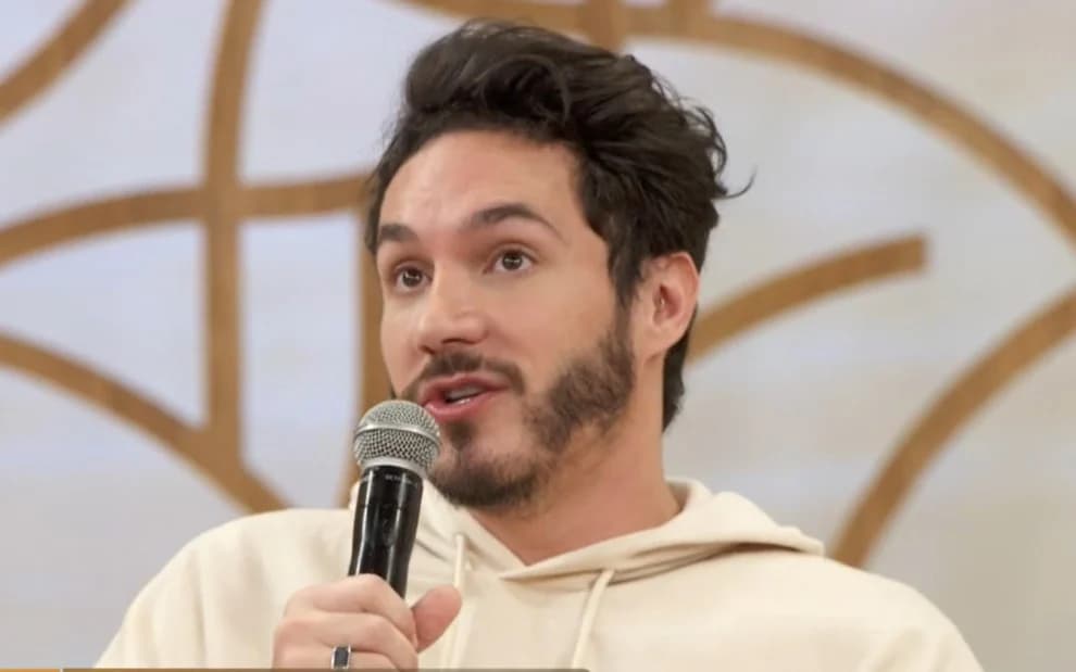 Ex-BBB Eliezer, confessa momento de desespero e revela síndrome rara que o fez parar de respirar - Foto Reprodução