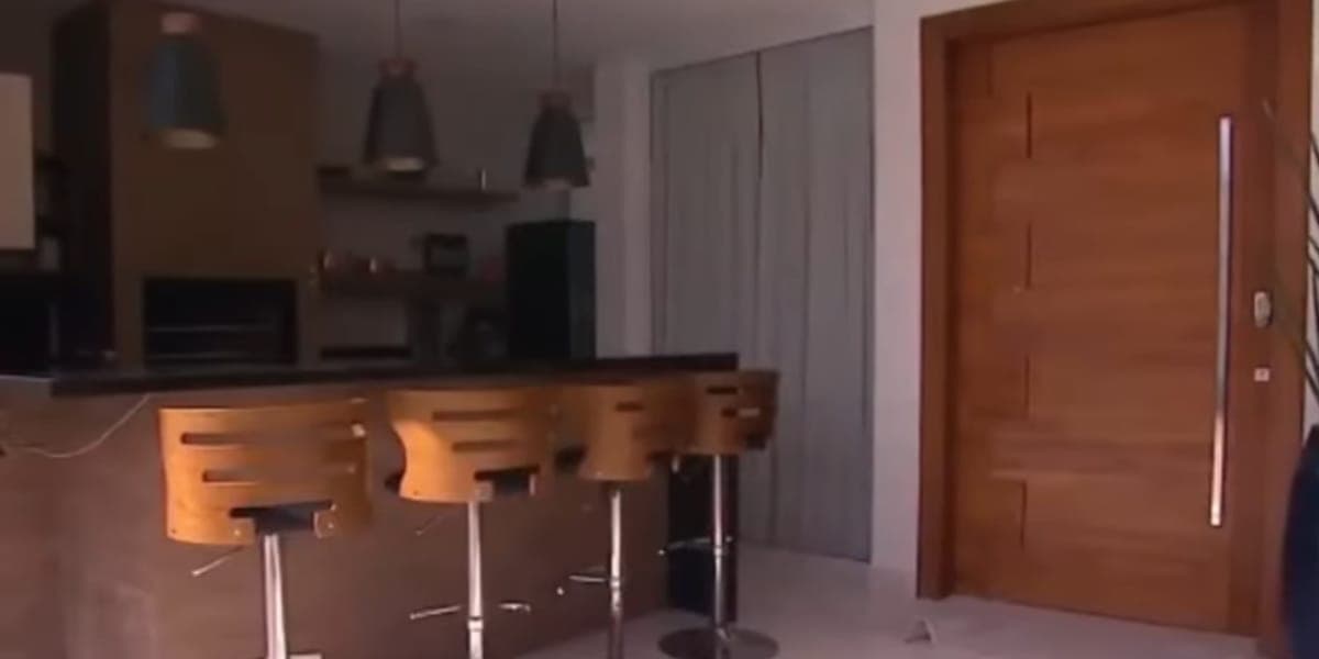 Área da churrasqueira para acomodar toda a família e amigos (Reprodução: Instagram)