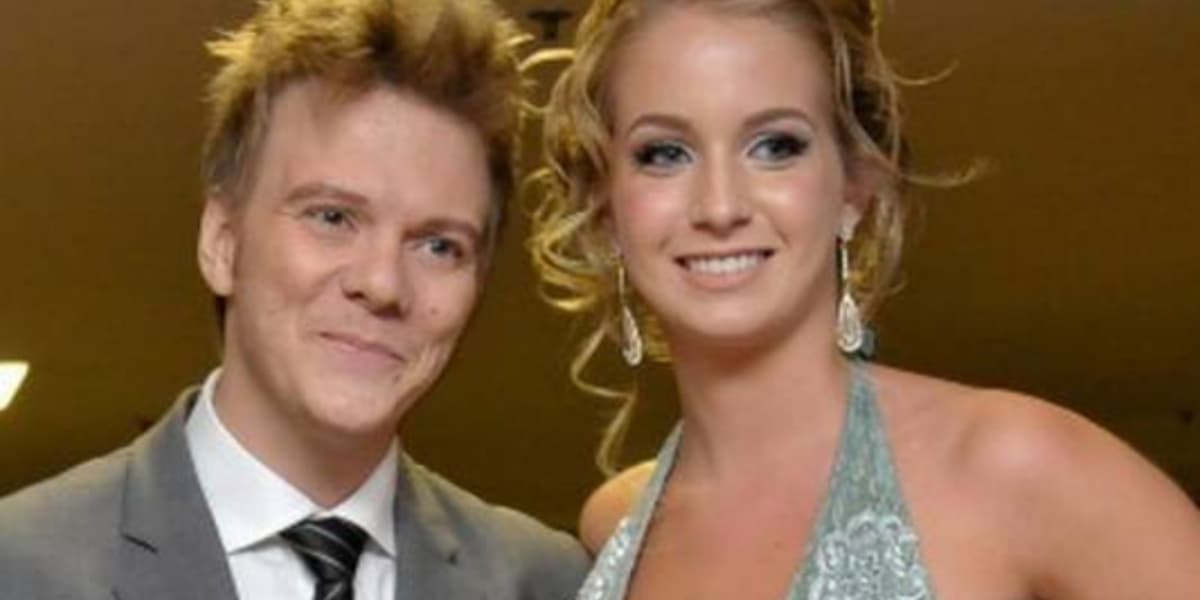 O cantor e Ana Carolina Lago quando ainda estavam juntos - Foto: Reprodução/Internet