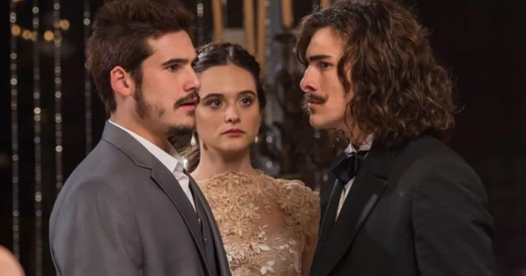 Nicolas Prattes viveu relação intensa com colega de mesma novela e final não foi amigável: "Mãe dele não aprova"