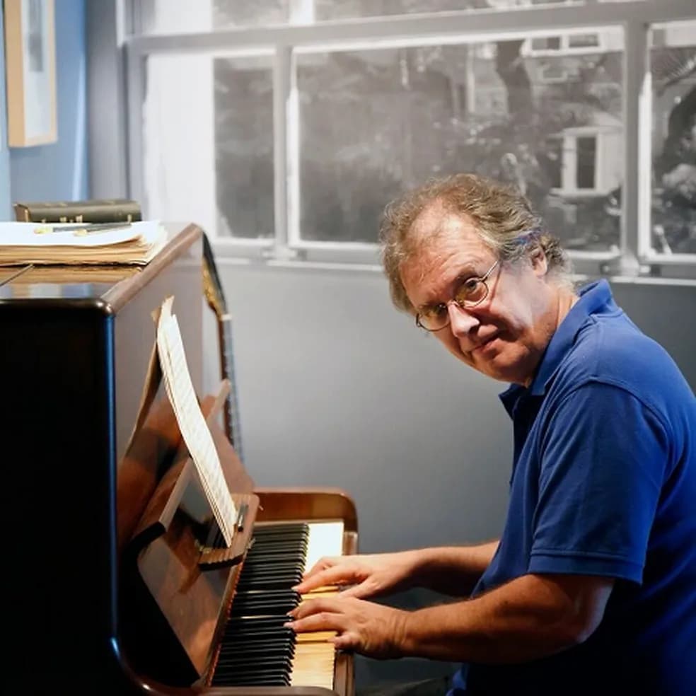 Morreu Paulo Jobim, filho de Tom Jobim, astro da música brasileira; o homem lutava contra um câncer (Foto: Reprodução)