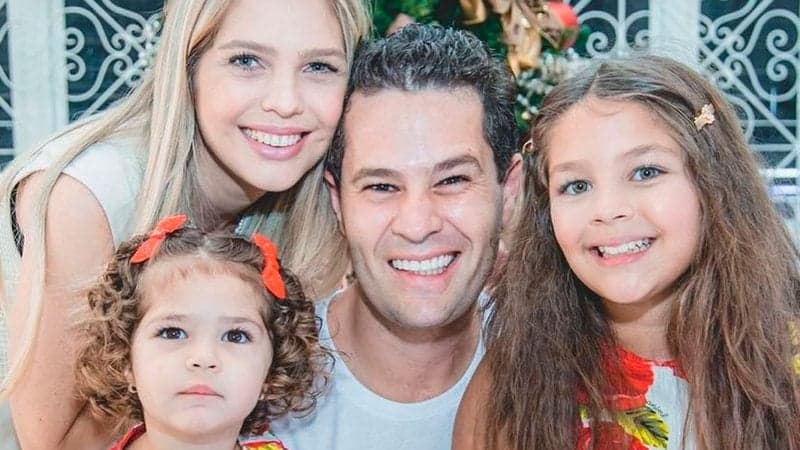 Thais Gebelein e o filho do sertanejo tem duas lindas filhas juntos (Foto: Reprodução)