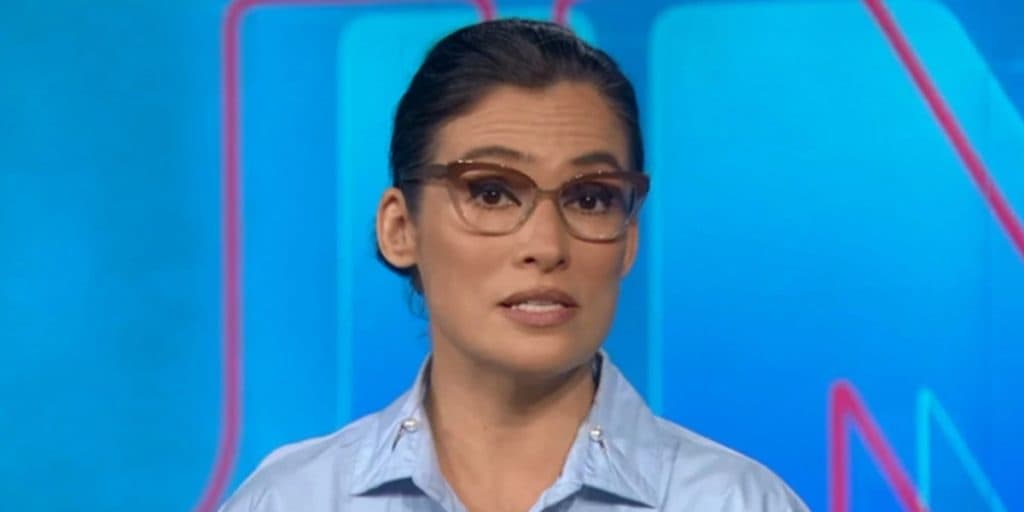 Renata Vasconcellos expõe mensagem subliminar com a mão e história se confirma minutos depois