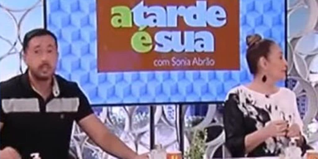 Estúdio de Sonia Abrão pega fogo, desespera apresentadora ao vivo e bombeiros são acionados: “Socorro”