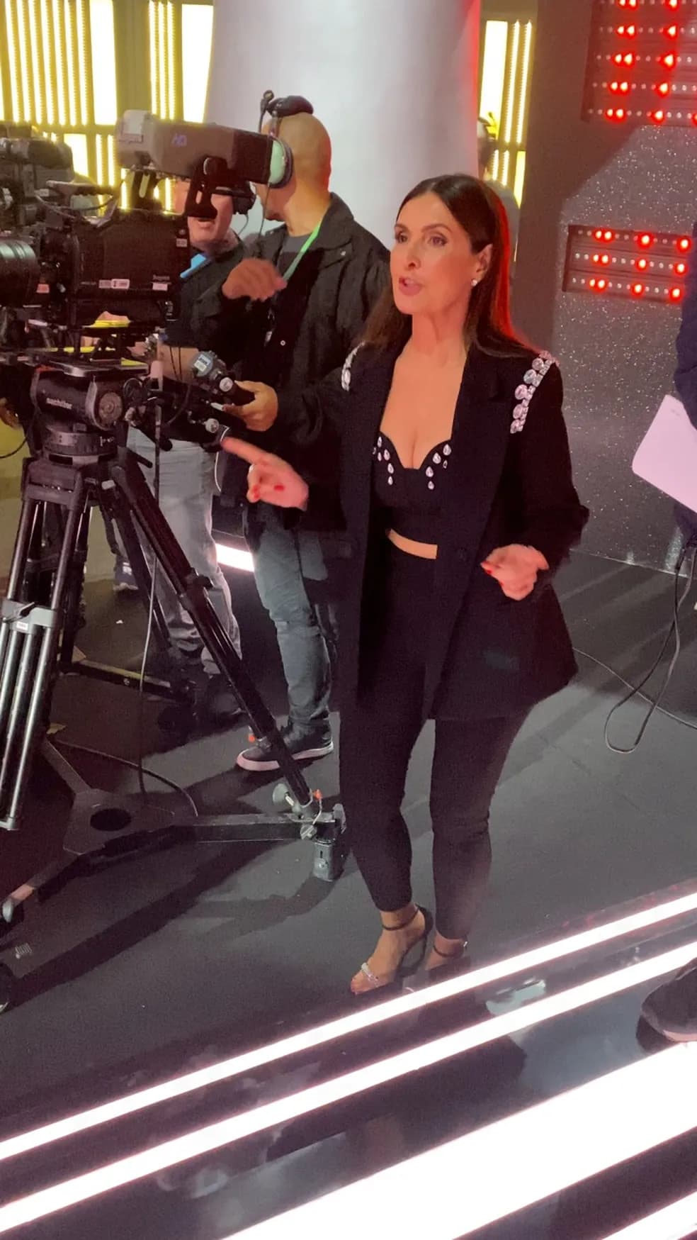 Fátima Bernardes nos bastidores do Encontro (Foto: Reprodução)