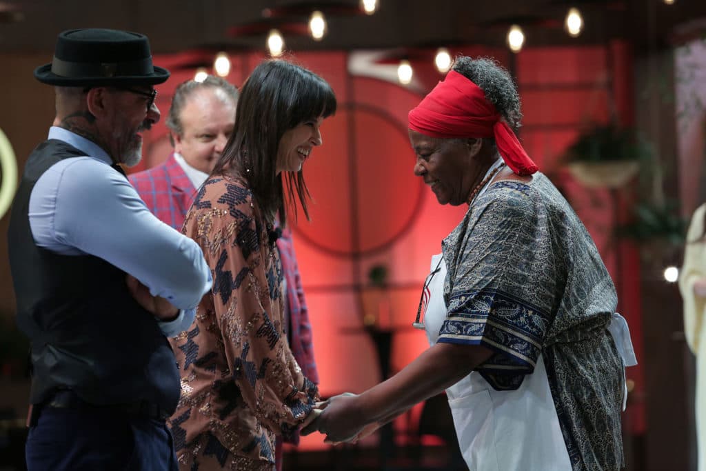 Helena não consegue agradar paladar dos jurados e é eliminada do “MasterChef+”