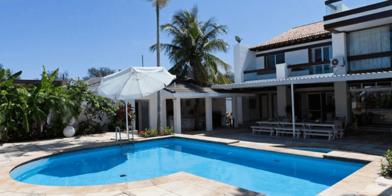 Piscina da casa (Foto: Divulgação) Piscina da casa (Foto: Divulgação)