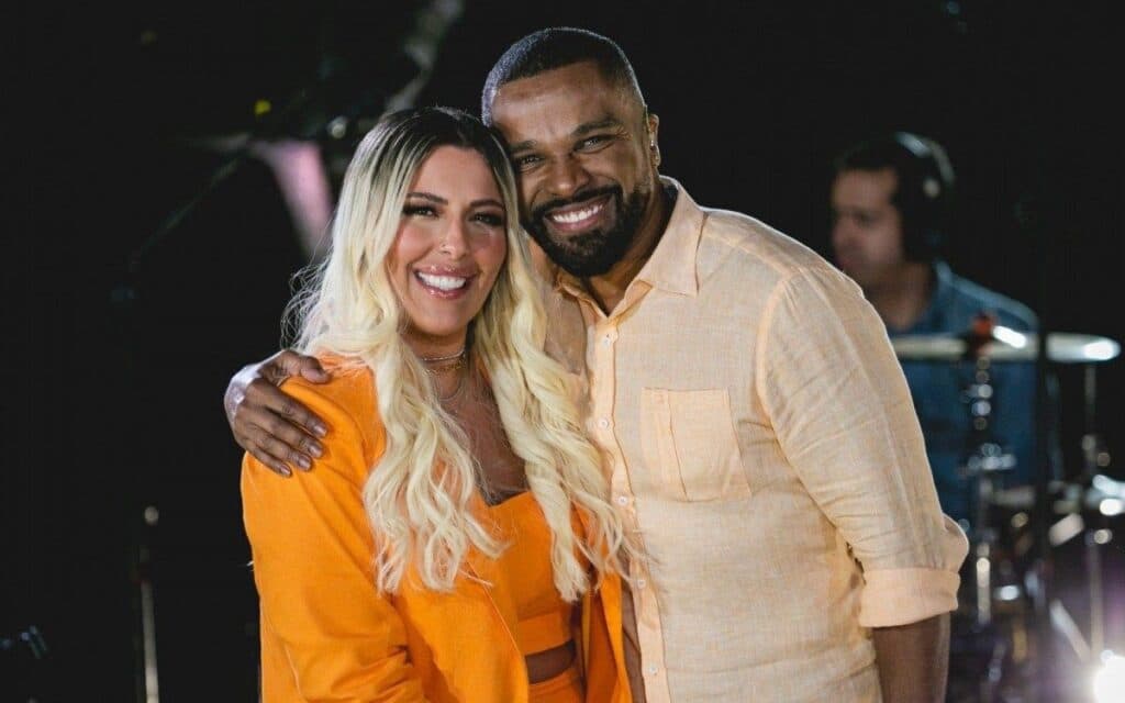 Ana Clara estrela campanha de ano novo da Tele Sena
