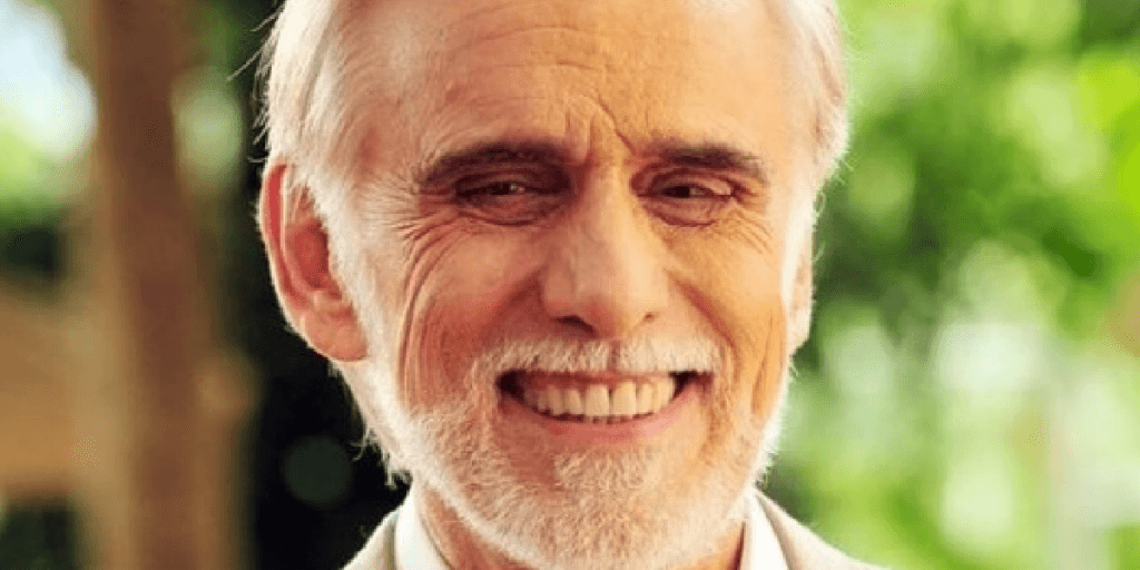 Francisco Cuoco viveu romance com mulher 54 anos mais jovem e negou que ela fosse interesseira